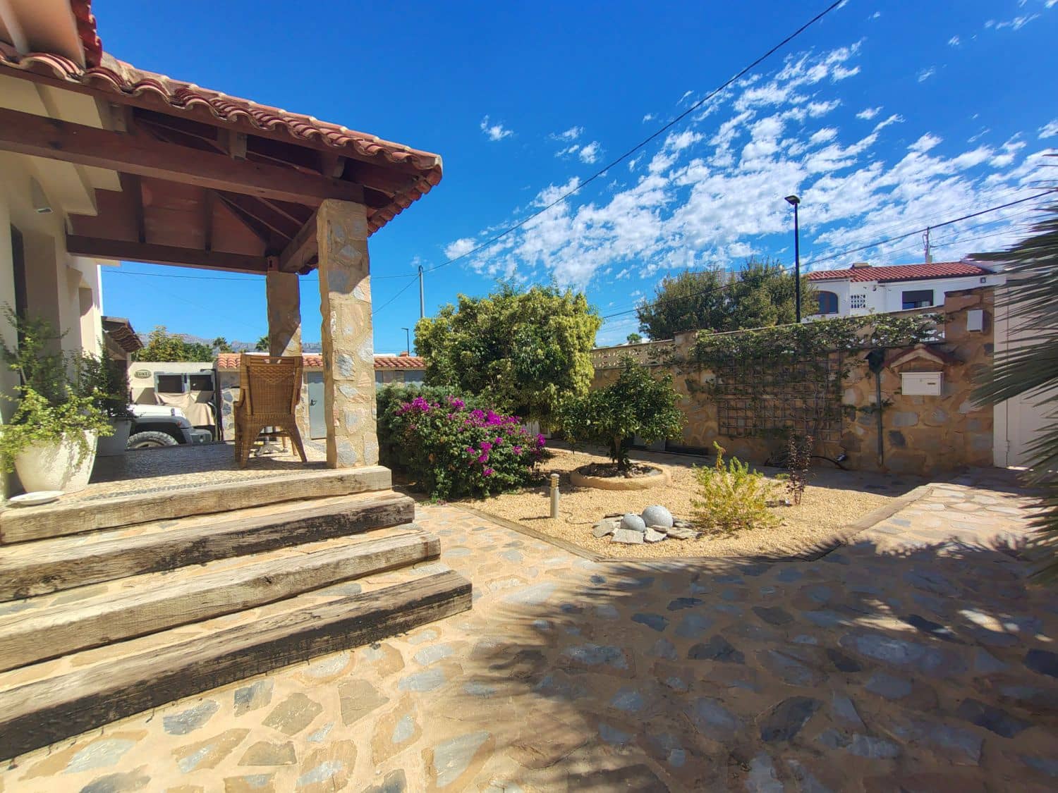 6 bedroom Villa for sale in Albir - € 1,100,000 (Ref: 8996926)