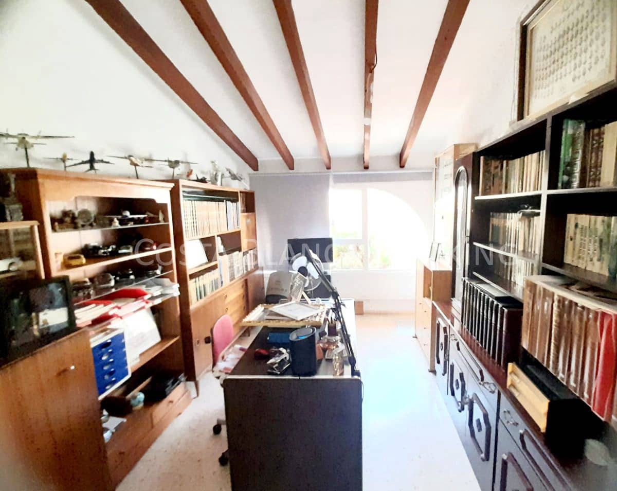 4 bedroom Villa for sale in Albir - € 649,000 (Ref: 8996929)