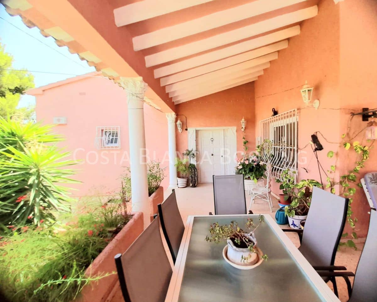 4 bedroom Villa for sale in Albir - € 649,000 (Ref: 8996929)