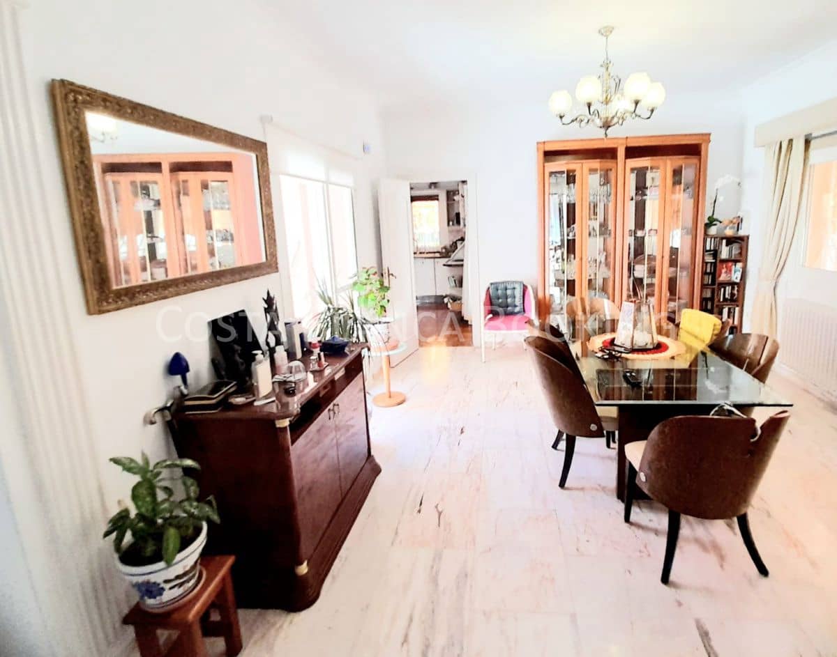 4 bedroom Villa for sale in Albir - € 649,000 (Ref: 8996929)