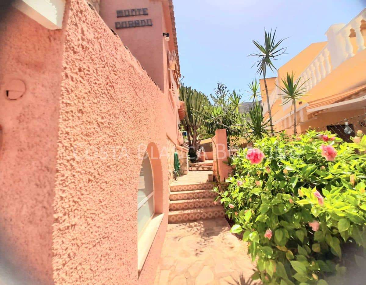 4 bedroom Villa for sale in Albir - € 649,000 (Ref: 8996929)