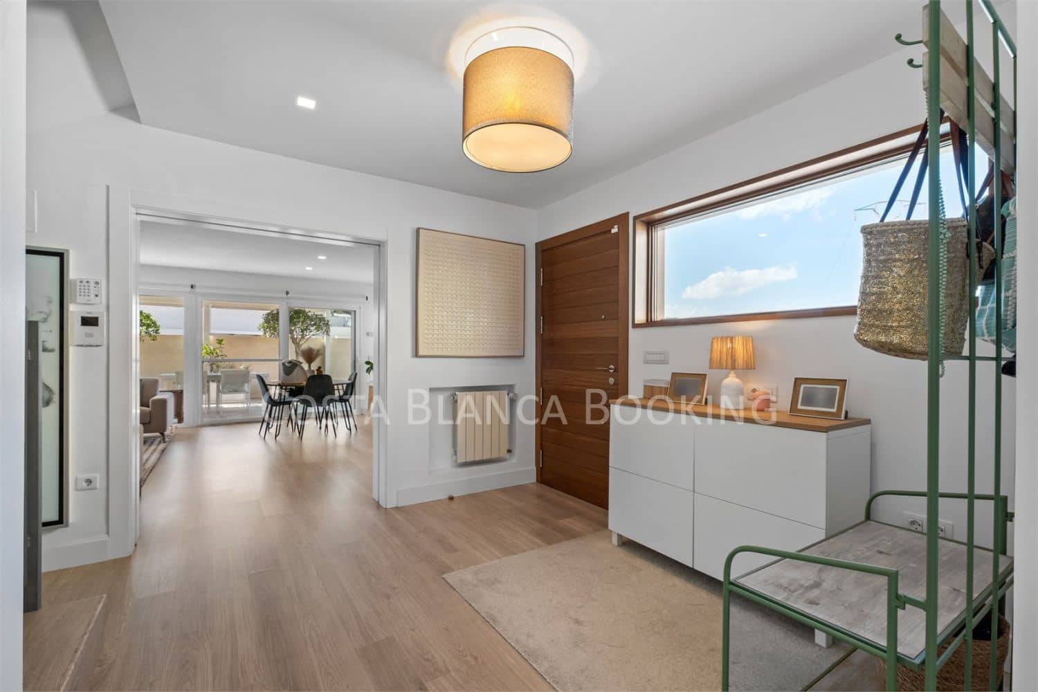 4 bedroom Villa for sale in Alfaz del Pi / L'Alfas del Pi - € 599,000 (Ref: 8996932)