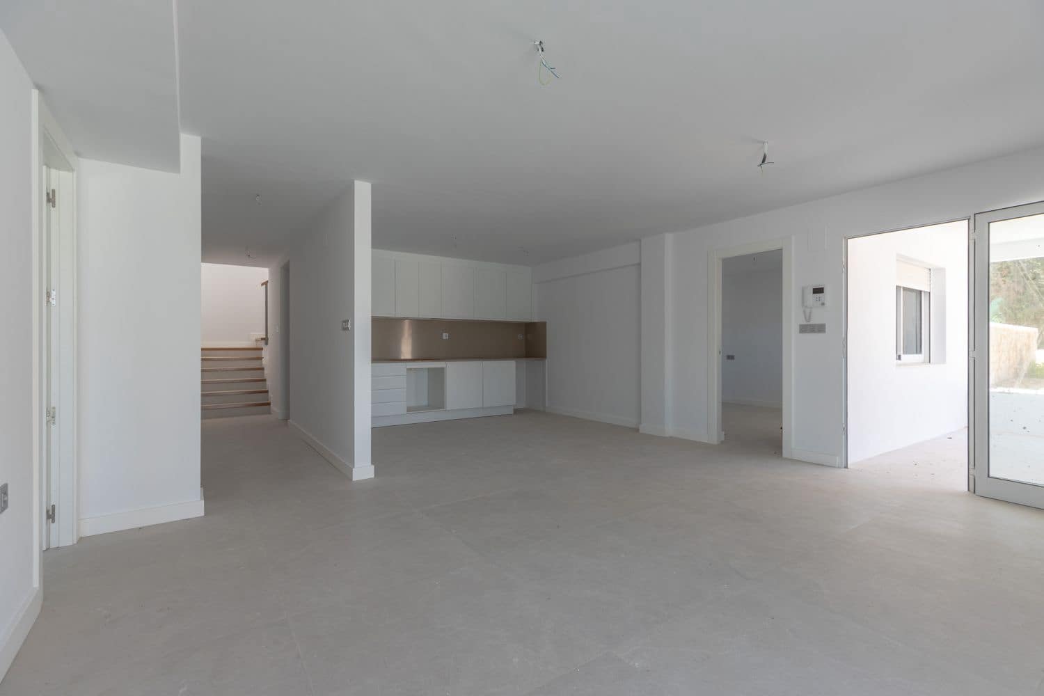 5 bedroom Villa for sale in Albir with garage - € 795,000 (Ref: 8996934)