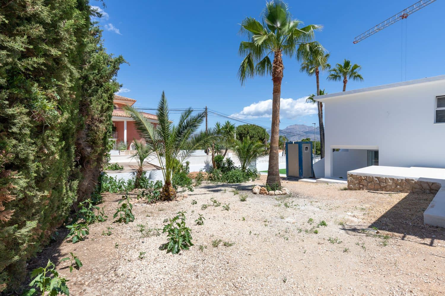 5 bedroom Villa for sale in Albir with garage - € 795,000 (Ref: 8996934)