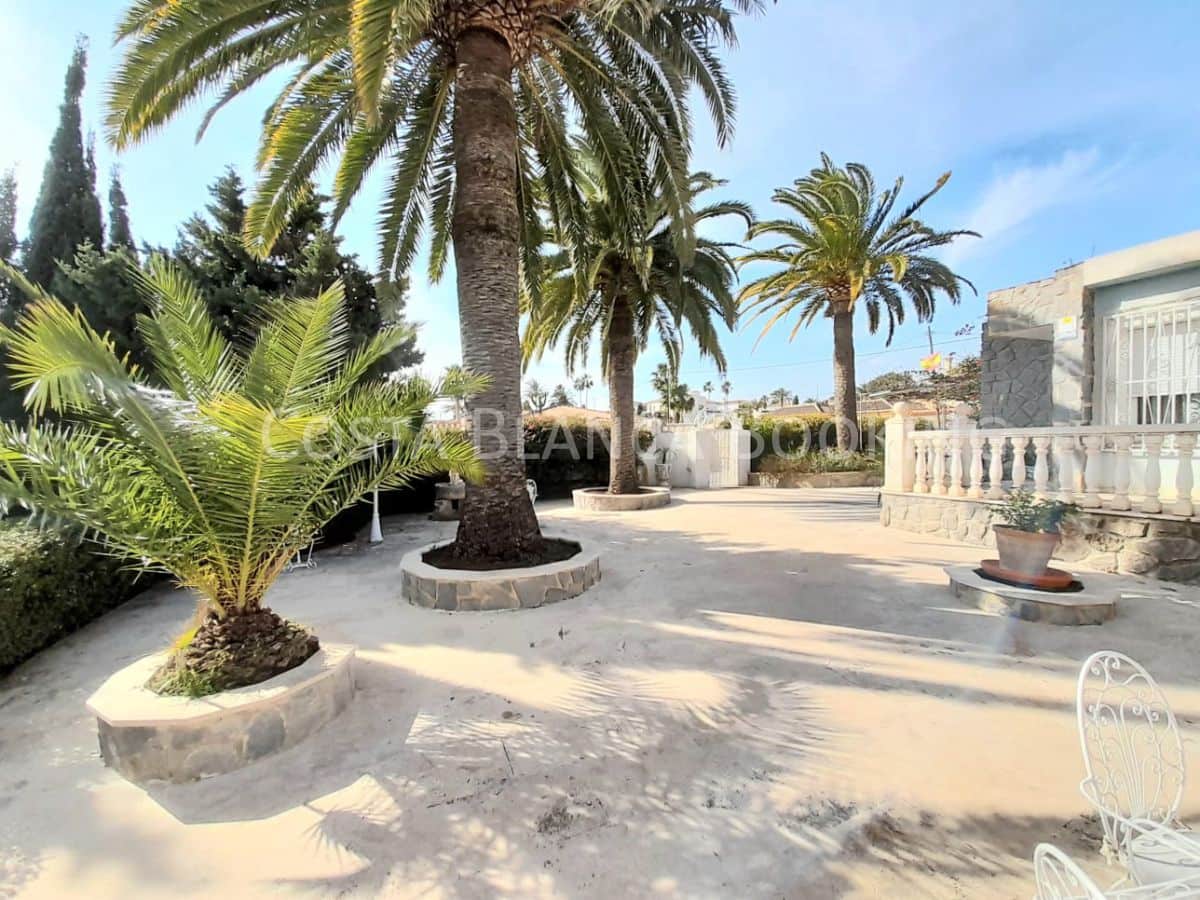 Chalet de 5 habitaciones en Alfaz del Pi / L'Alfàs del Pi en venta - 650.000 € (Ref: 8996940)