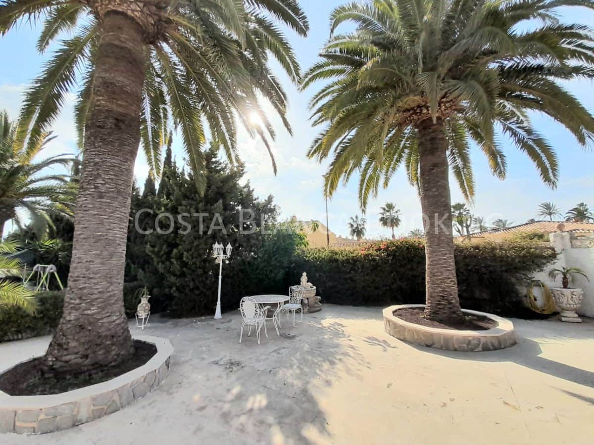 Chalet de 5 habitaciones en Alfaz del Pi / L'Alfàs del Pi en venta - 650.000 € (Ref: 8996940)