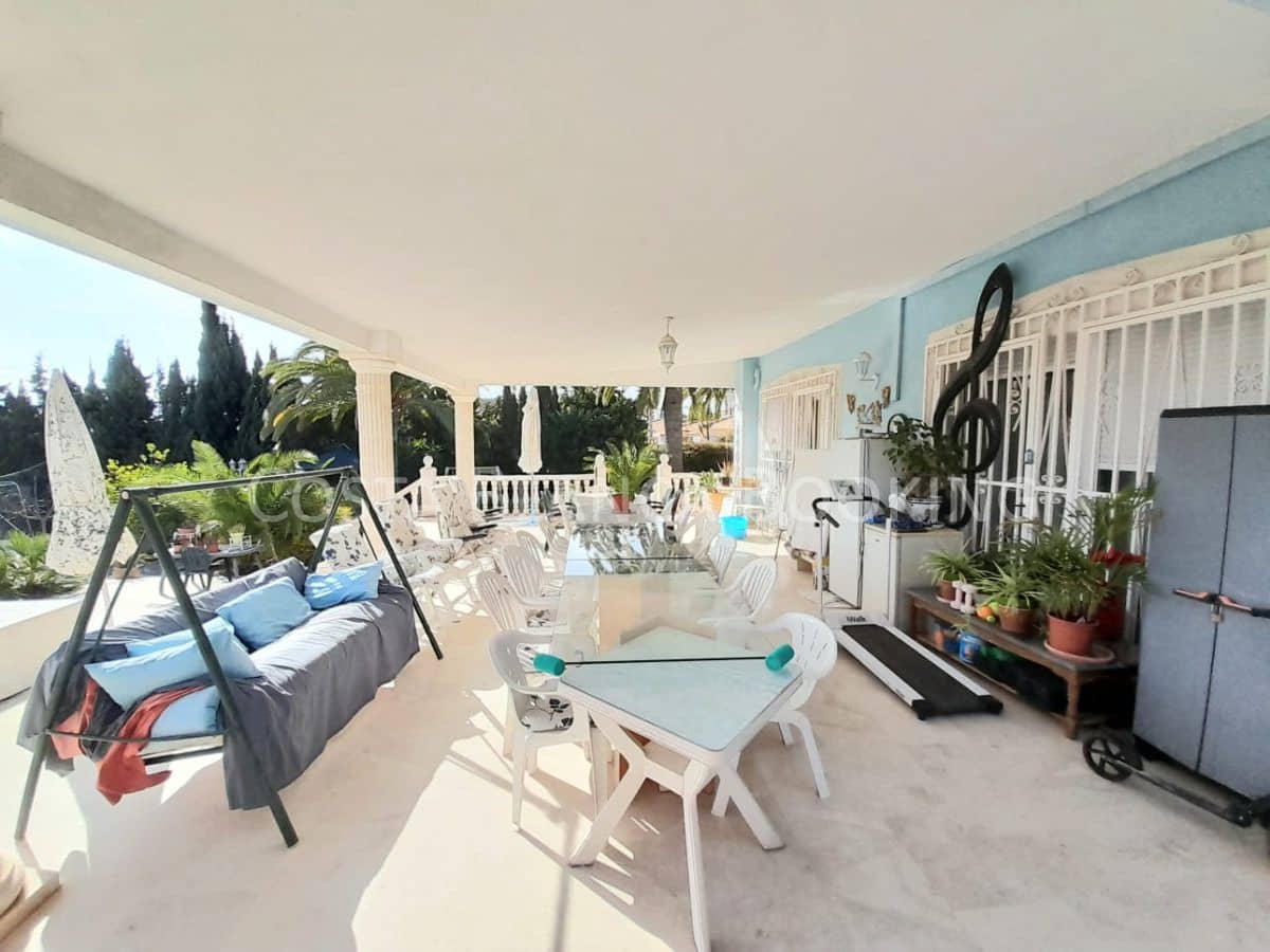 Chalet de 5 habitaciones en Alfaz del Pi / L'Alfàs del Pi en venta - 650.000 € (Ref: 8996940)