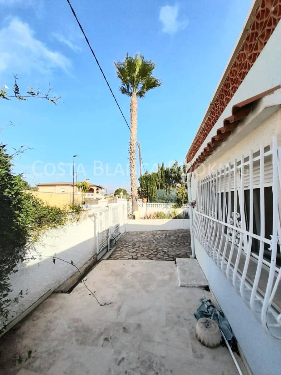 Chalet de 5 habitaciones en Alfaz del Pi / L'Alfàs del Pi en venta - 650.000 € (Ref: 8996940)