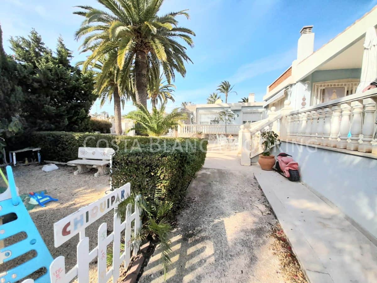 Chalet de 5 habitaciones en Alfaz del Pi / L'Alfàs del Pi en venta - 650.000 € (Ref: 8996940)