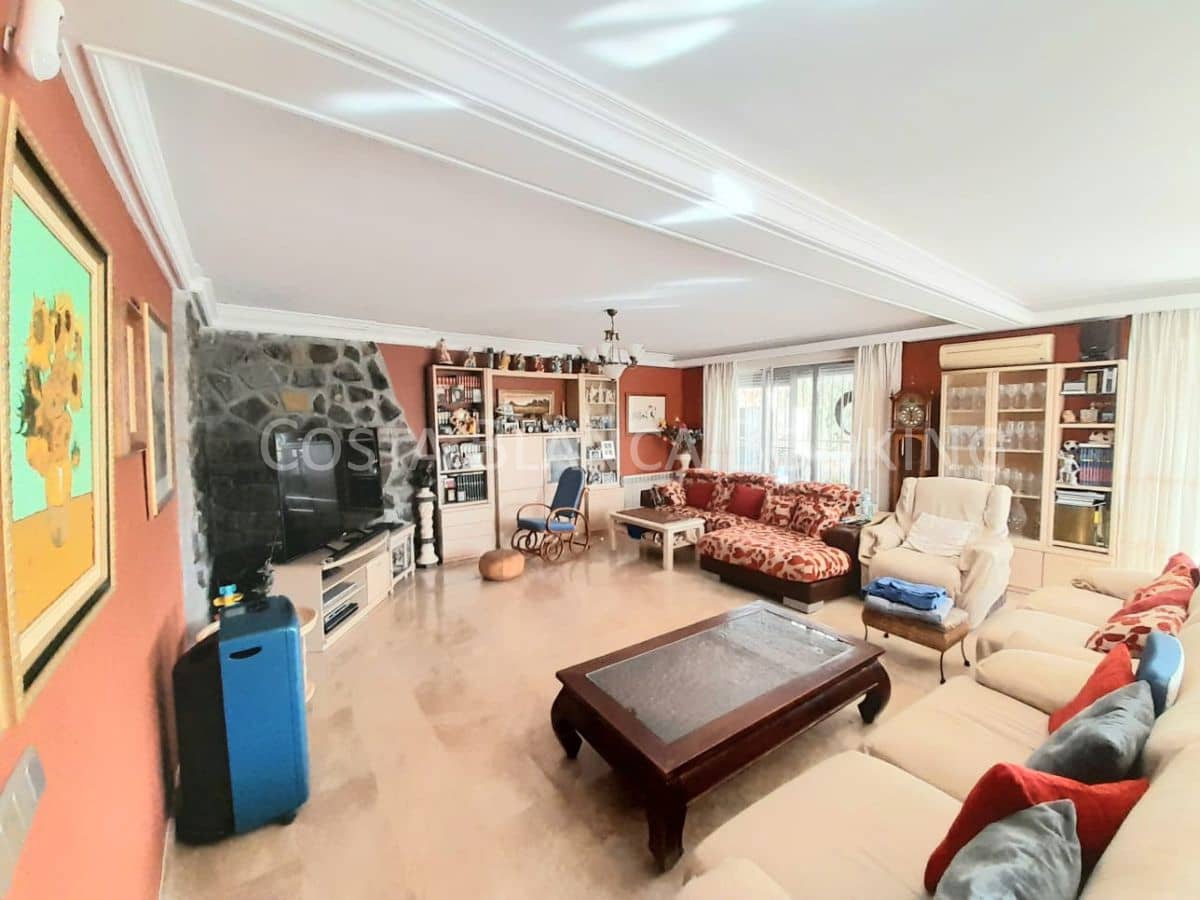 Chalet de 5 habitaciones en Alfaz del Pi / L'Alfàs del Pi en venta - 650.000 € (Ref: 8996940)