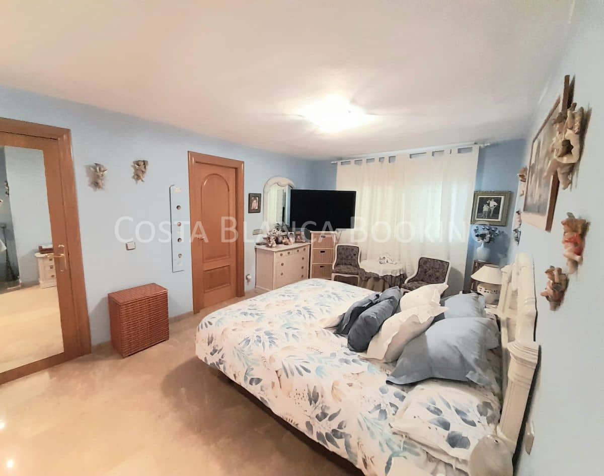 Chalet de 5 habitaciones en Alfaz del Pi / L'Alfàs del Pi en venta - 650.000 € (Ref: 8996940)