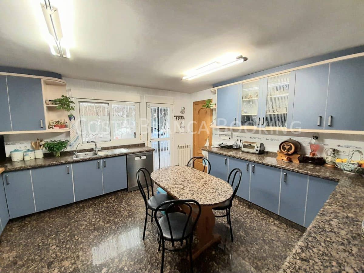 Chalet de 5 habitaciones en Alfaz del Pi / L'Alfàs del Pi en venta - 650.000 € (Ref: 8996940)