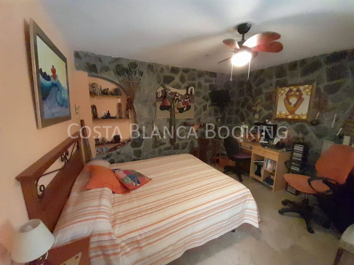 Chalet de 5 habitaciones en Alfaz del Pi / L'Alfàs del Pi en venta - 650.000 € (Ref: 8996940)