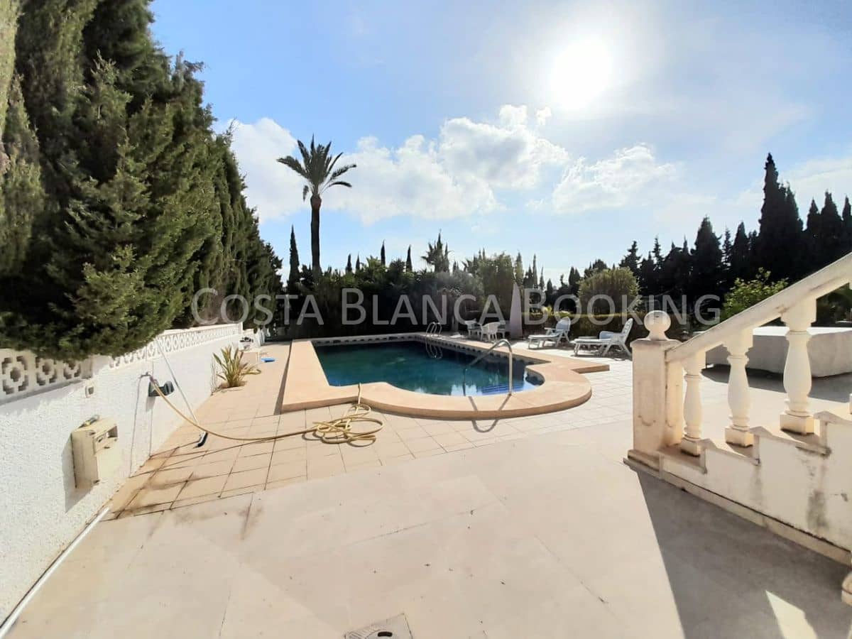 Chalet de 5 habitaciones en Alfaz del Pi / L'Alfàs del Pi en venta - 650.000 € (Ref: 8996940)