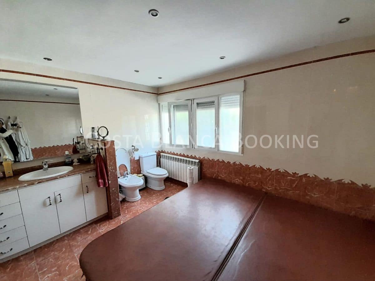 Chalet de 5 habitaciones en Alfaz del Pi / L'Alfàs del Pi en venta - 650.000 € (Ref: 8996940)