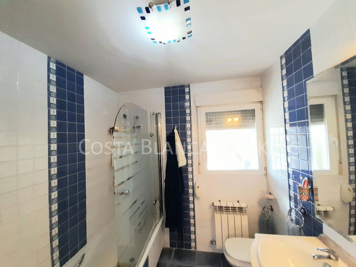 Chalet de 5 habitaciones en Alfaz del Pi / L'Alfàs del Pi en venta - 650.000 € (Ref: 8996940)