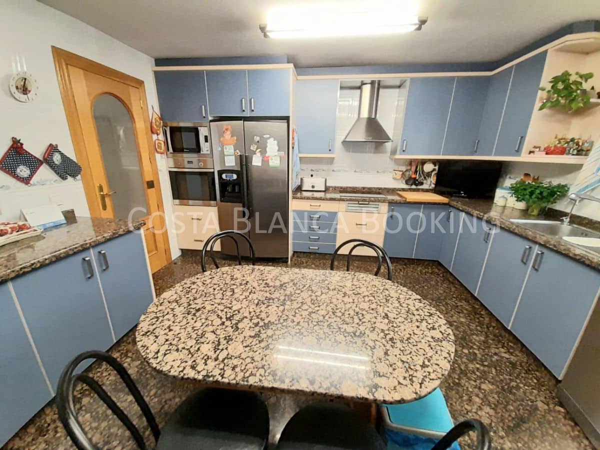 Chalet de 5 habitaciones en Alfaz del Pi / L'Alfàs del Pi en venta - 650.000 € (Ref: 8996940)