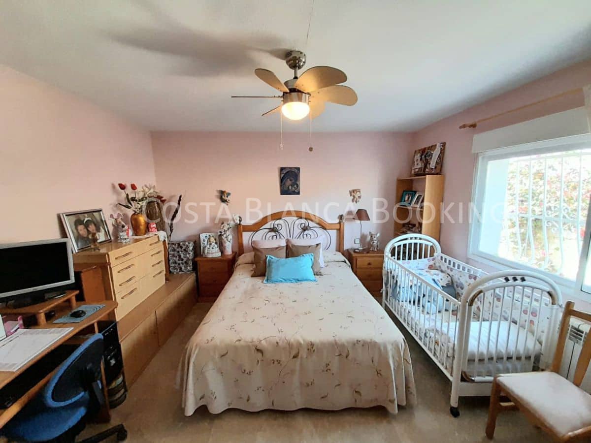 Chalet de 5 habitaciones en Alfaz del Pi / L'Alfàs del Pi en venta - 650.000 € (Ref: 8996940)