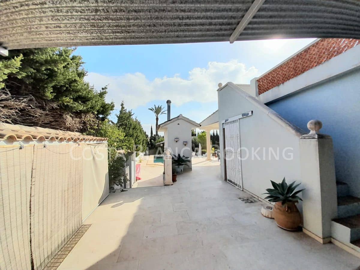 Chalet de 5 habitaciones en Alfaz del Pi / L'Alfàs del Pi en venta - 650.000 € (Ref: 8996940)