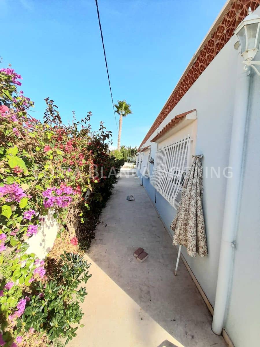 Chalet de 5 habitaciones en Alfaz del Pi / L'Alfàs del Pi en venta - 650.000 € (Ref: 8996940)