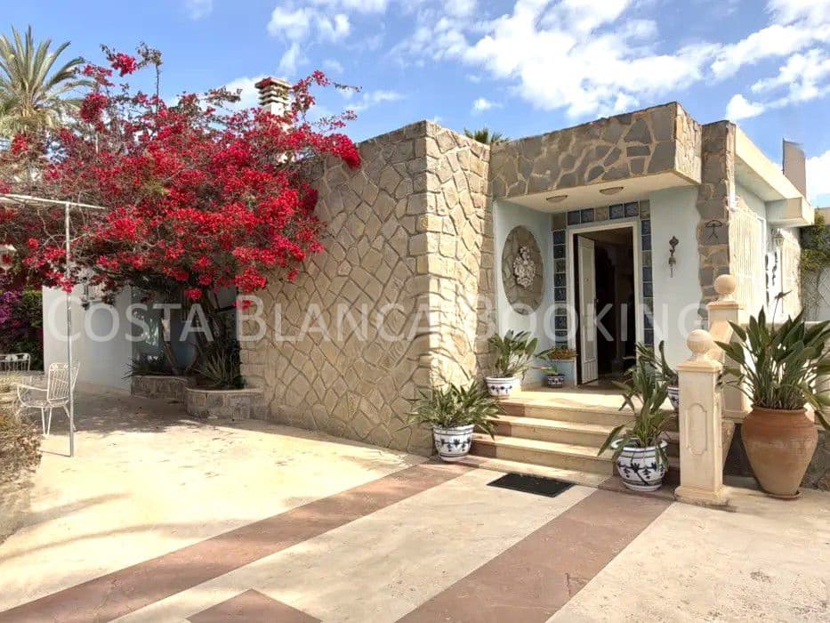 Chalet de 5 habitaciones en Alfaz del Pi / L'Alfàs del Pi en venta - 650.000 € (Ref: 8996940)