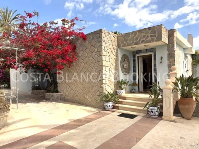 Chalet de 5 habitaciones en Alfaz del Pi / L'Alfàs del Pi en venta - 650.000 € (Ref: 8996940)