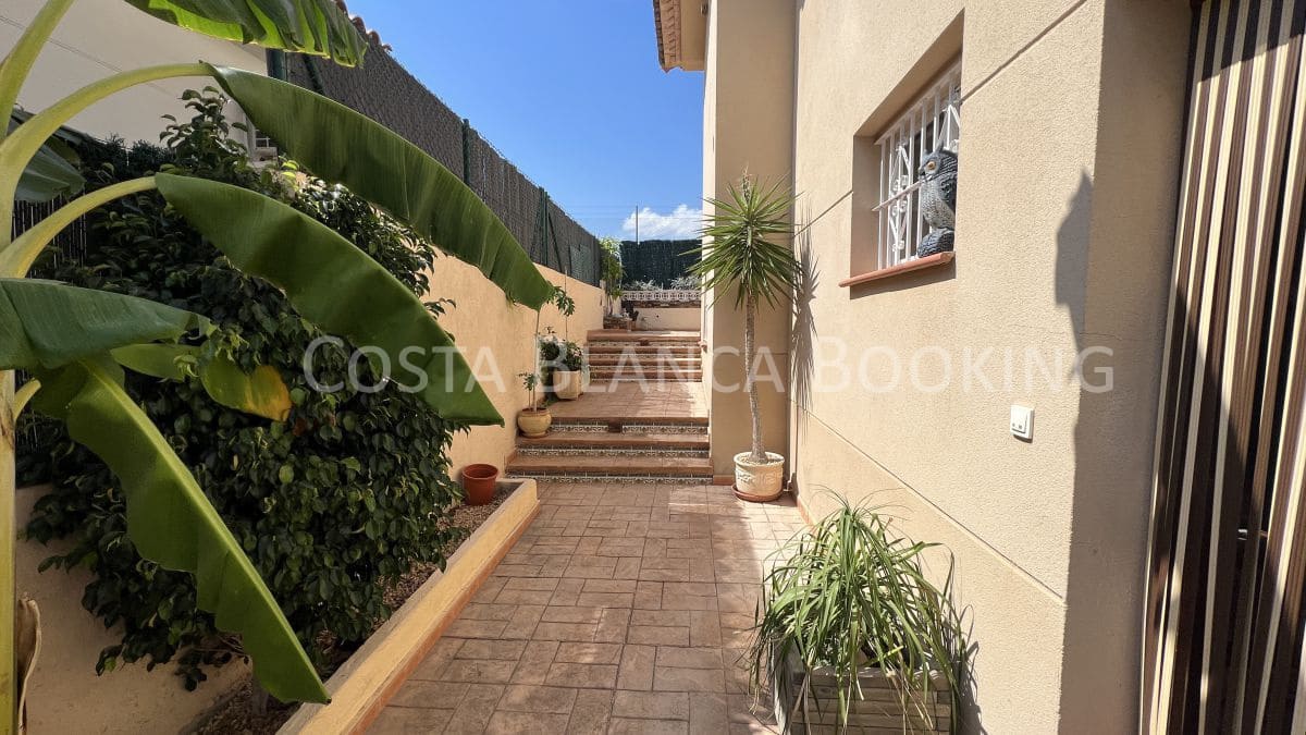 Chalet de 3 habitaciones en La Nucia en venta con garaje - 530.000 € (Ref: 8996947)