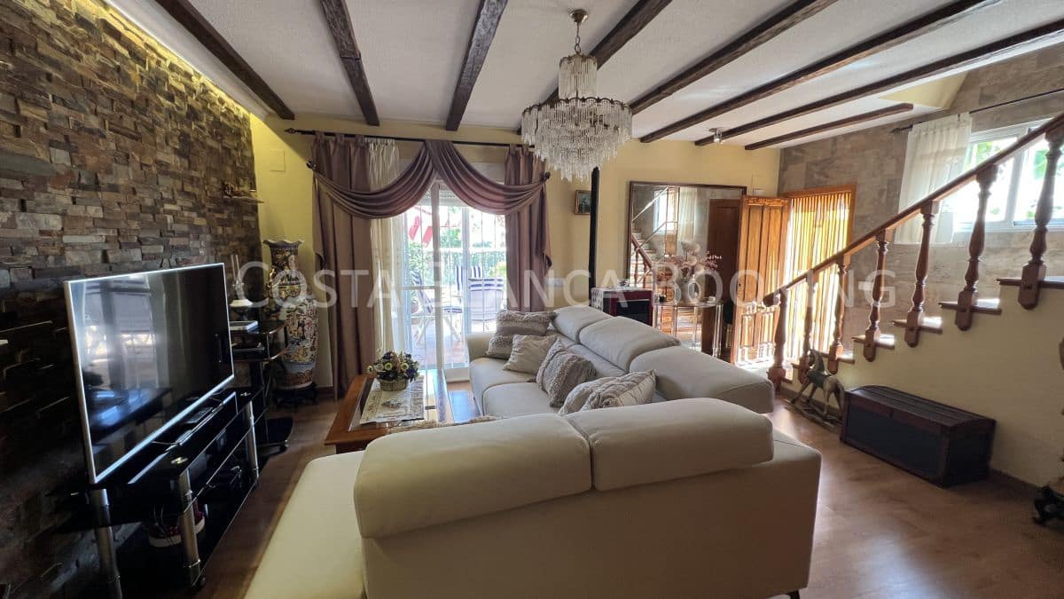 Chalet de 3 habitaciones en La Nucia en venta con garaje - 530.000 € (Ref: 8996947)