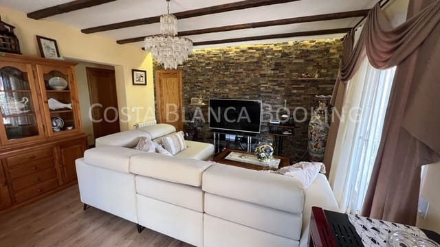 Chalet de 3 habitaciones en La Nucia en venta con garaje - 530.000 € (Ref: 8996947)