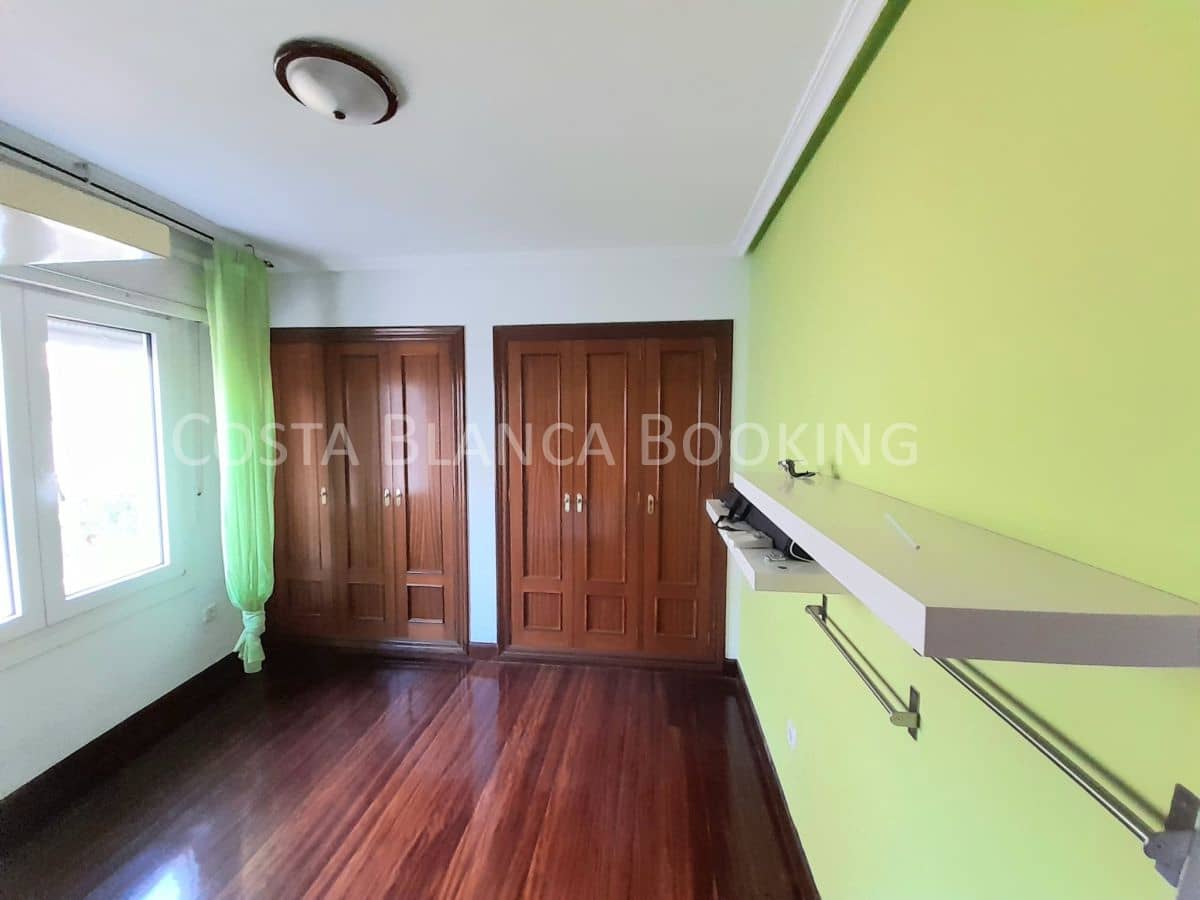 5 bedroom Villa for sale in Albir with garage - € 520,000 (Ref: 8996948)