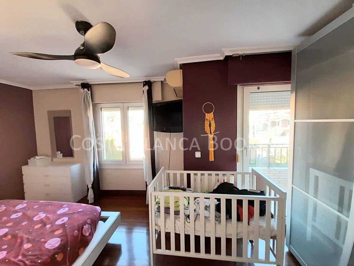 5 bedroom Villa for sale in Albir with garage - € 520,000 (Ref: 8996948)