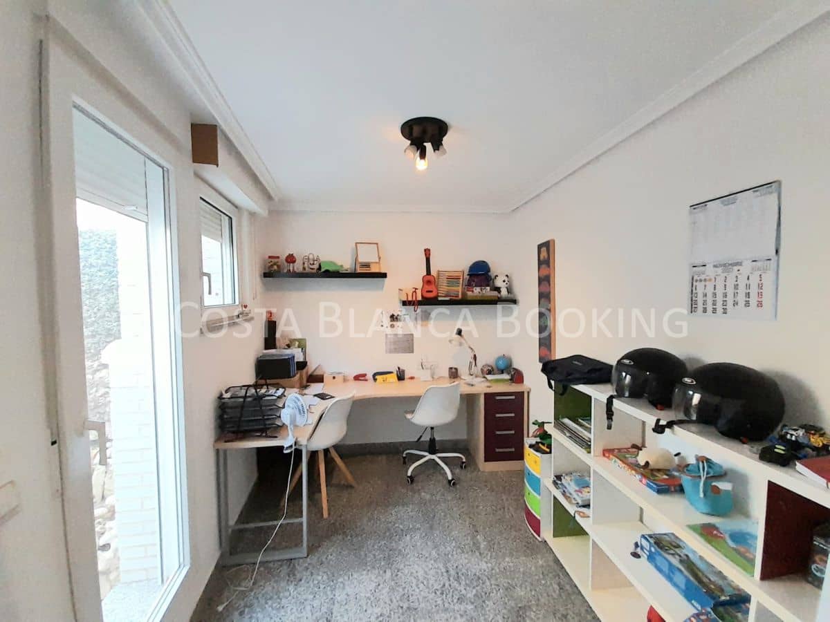 5 bedroom Villa for sale in Albir with garage - € 520,000 (Ref: 8996948)