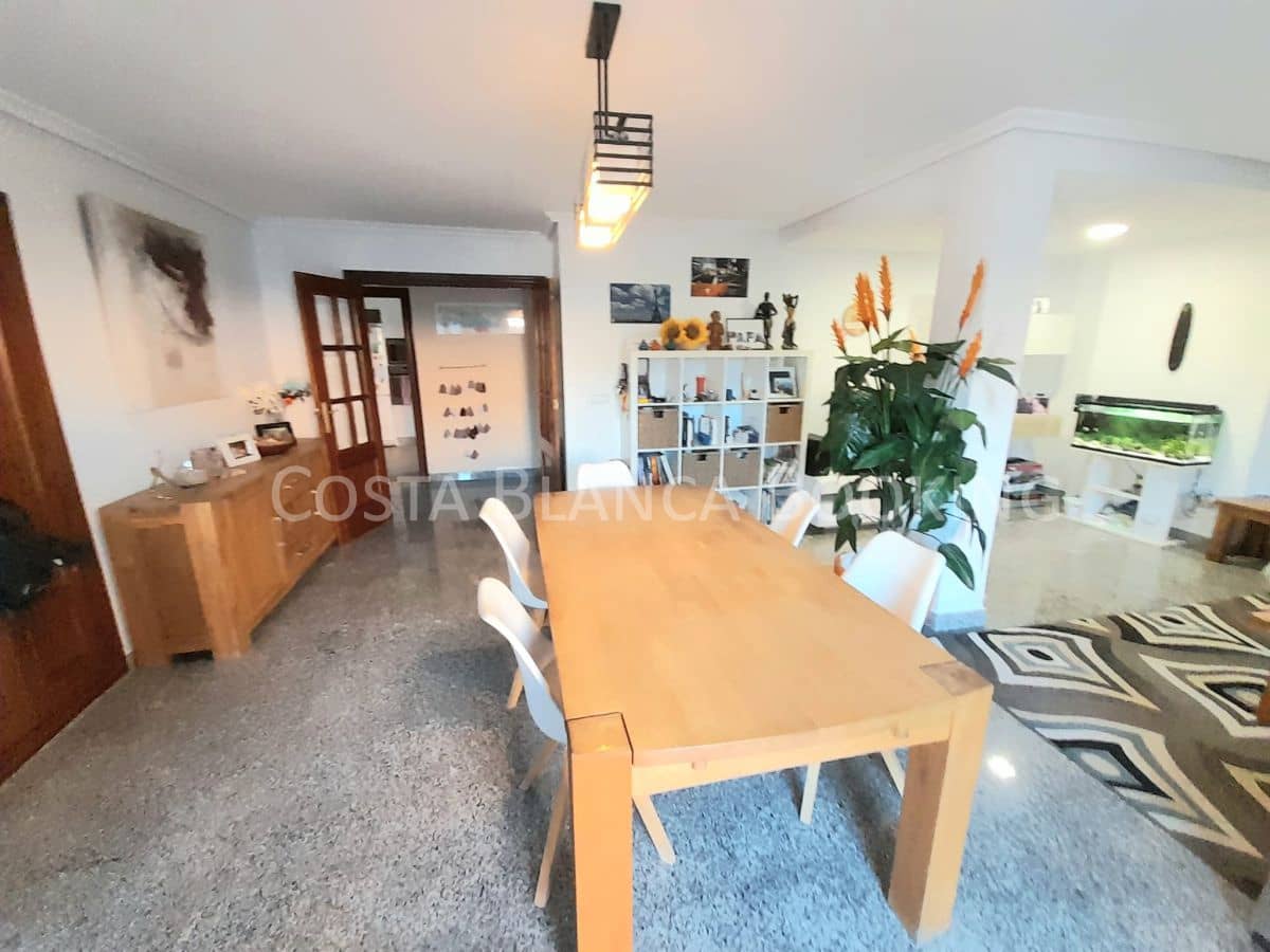 5 bedroom Villa for sale in Albir with garage - € 520,000 (Ref: 8996948)