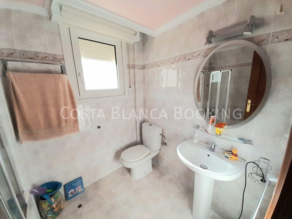 5 bedroom Villa for sale in Albir with garage - € 520,000 (Ref: 8996948)