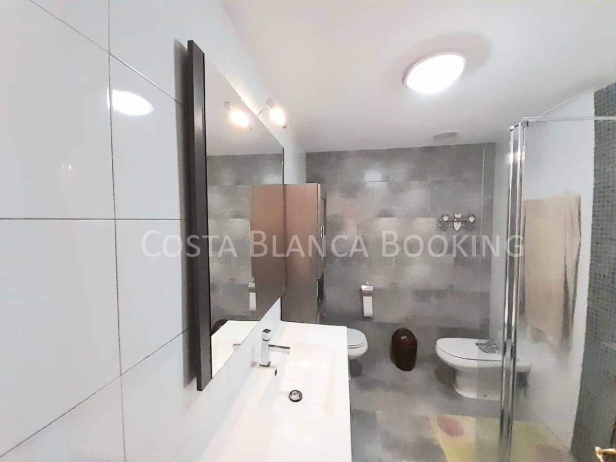 5 bedroom Villa for sale in Albir with garage - € 520,000 (Ref: 8996948)