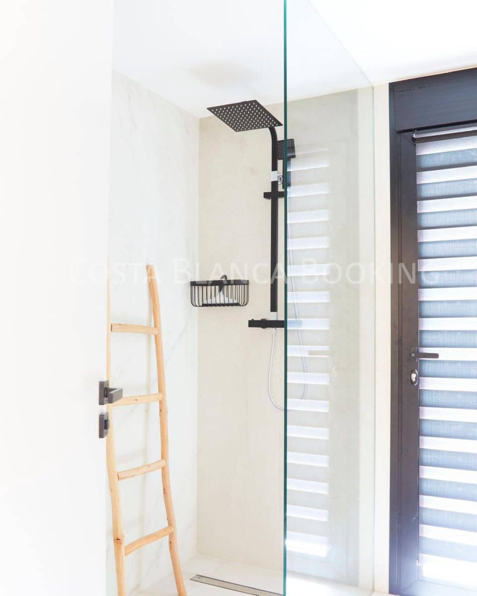 3 bedroom Villa for sale in Alfaz del Pi / L'Alfas del Pi - € 875,000 (Ref: 8996950)