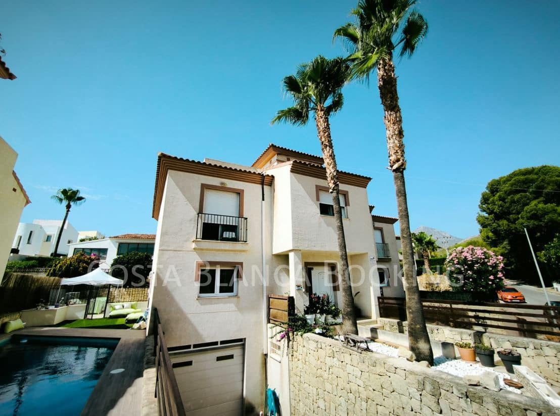 4 bedroom Villa for sale in Alfaz del Pi / L'Alfas del Pi with garage - € 398,000 (Ref: 8996957)