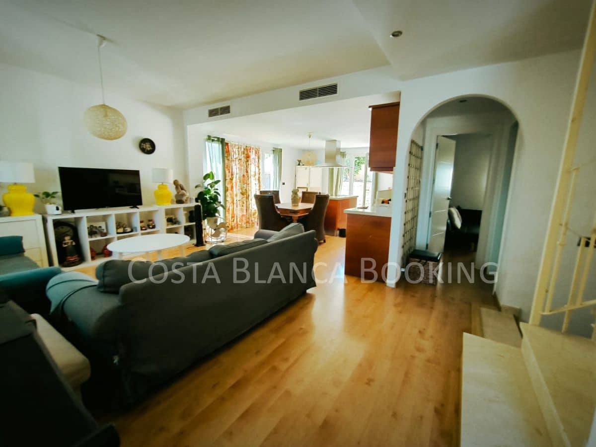 4 bedroom Villa for sale in Alfaz del Pi / L'Alfas del Pi with garage - € 398,000 (Ref: 8996957)