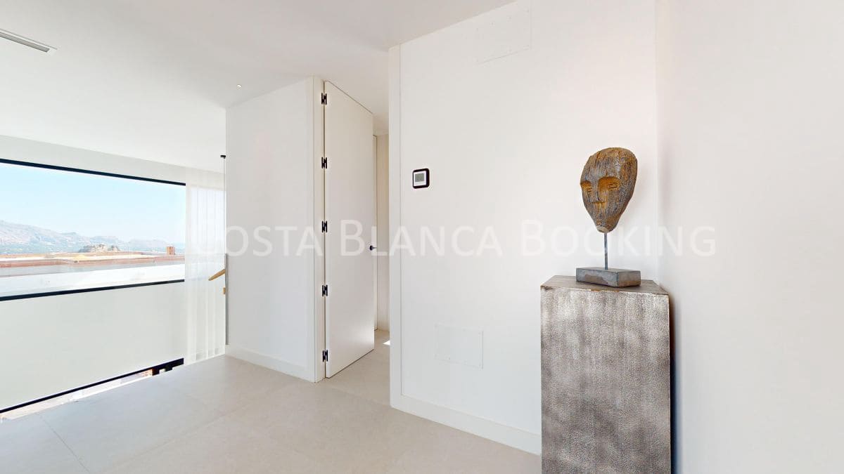 3 bedroom Villa for sale in Polop with garage - € 740,000 (Ref: 8996961)