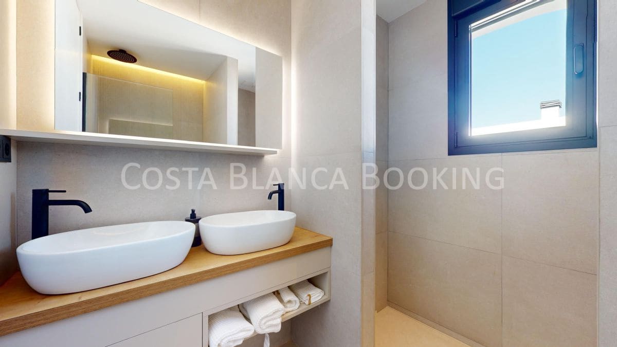 3 bedroom Villa for sale in Polop with garage - € 740,000 (Ref: 8996961)