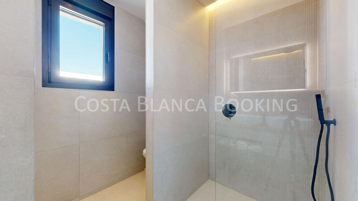 3 bedroom Villa for sale in Polop with garage - € 740,000 (Ref: 8996961)