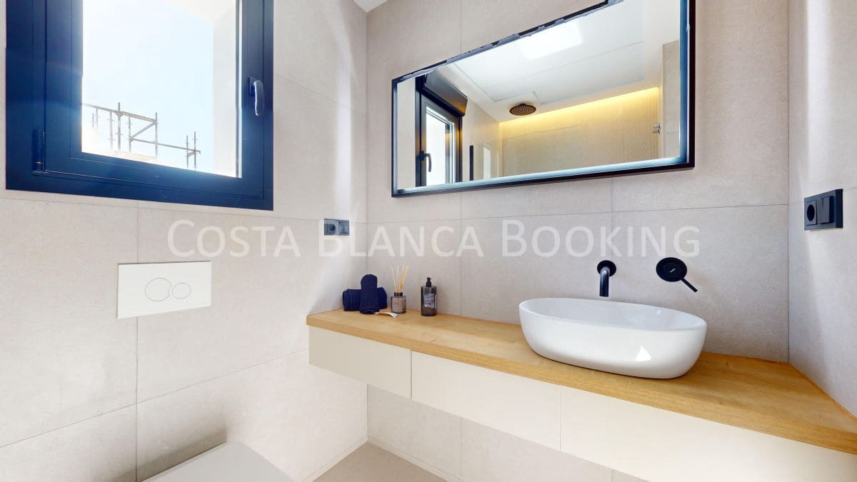 3 bedroom Villa for sale in Polop with garage - € 740,000 (Ref: 8996961)