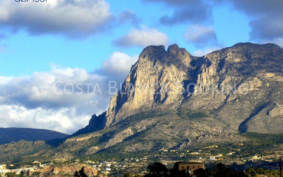 3 bedroom Villa for sale in Finestrat with garage - € 470,000 (Ref: 9001873)