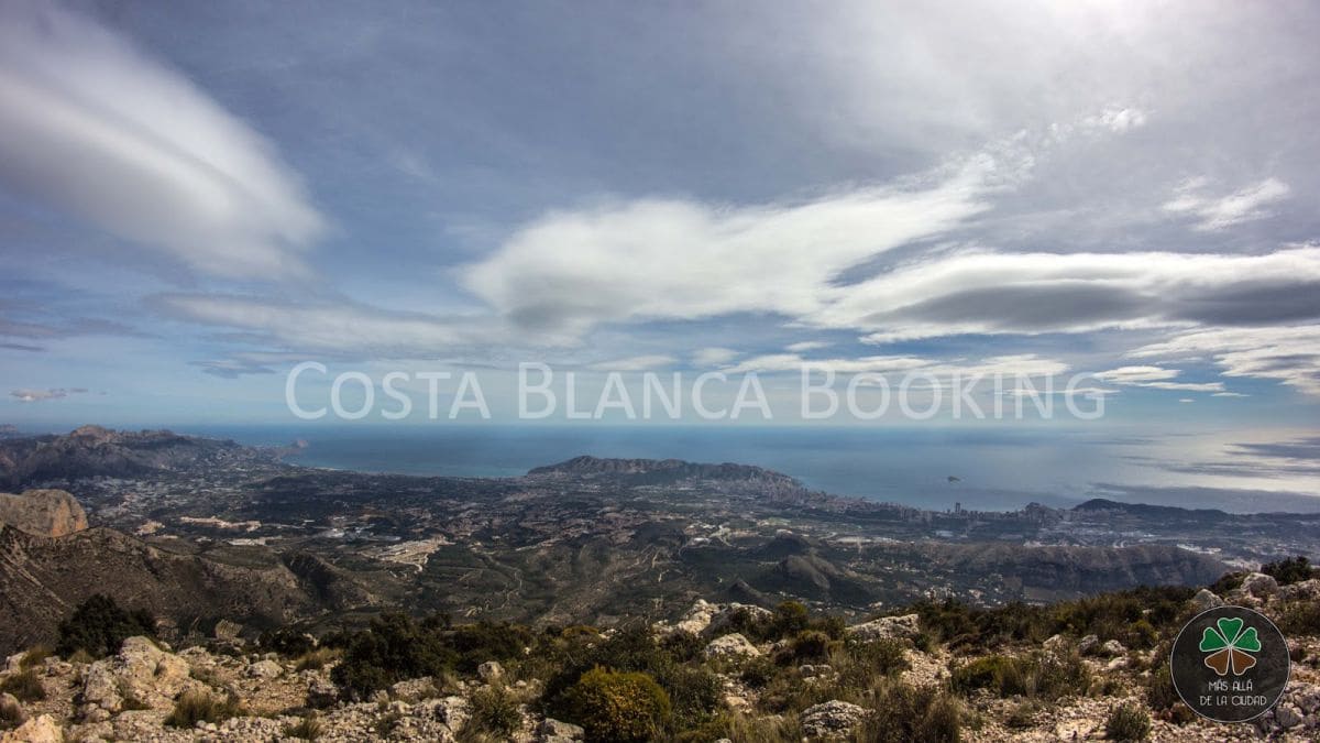 3 bedroom Villa for sale in Finestrat with garage - € 470,000 (Ref: 9001873)