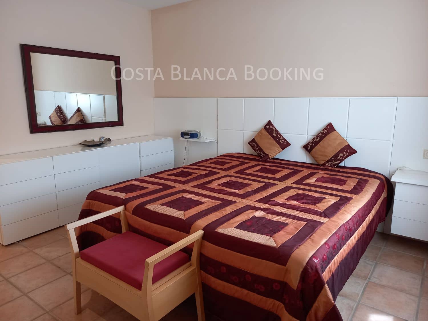 4 bedroom Villa for sale in Albir with garage - € 665,000 (Ref: 9001878)