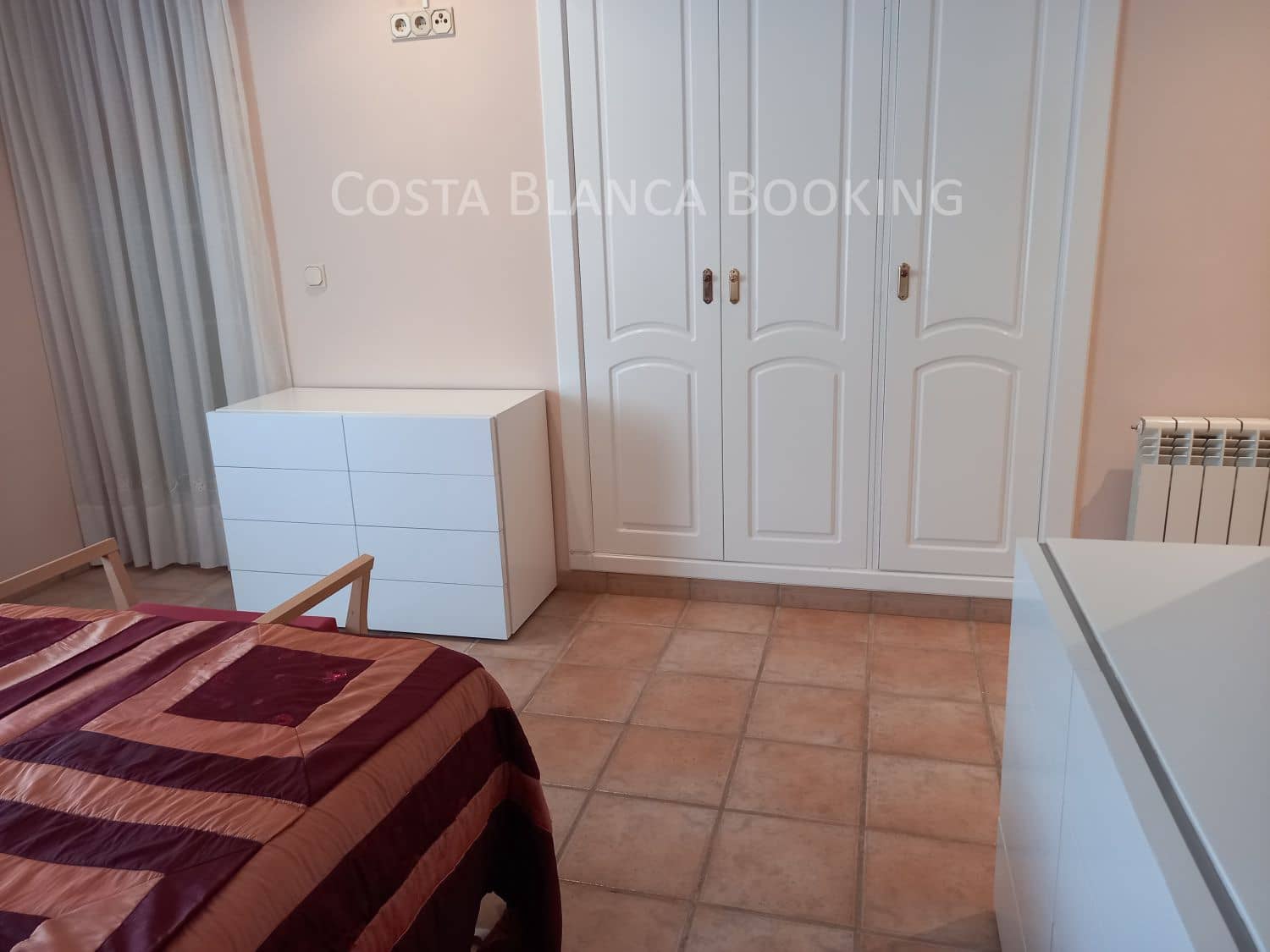 4 bedroom Villa for sale in Albir with garage - € 665,000 (Ref: 9001878)