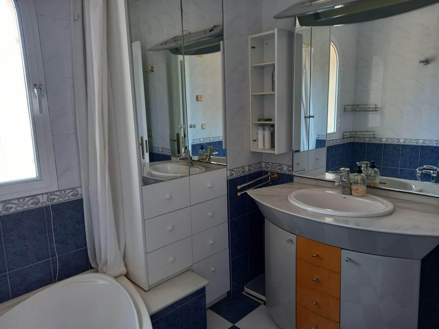 4 bedroom Villa for sale in Albir with garage - € 665,000 (Ref: 9001878)