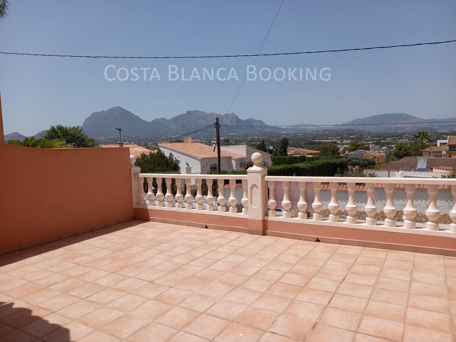 4 bedroom Villa for sale in Albir with garage - € 665,000 (Ref: 9001878)