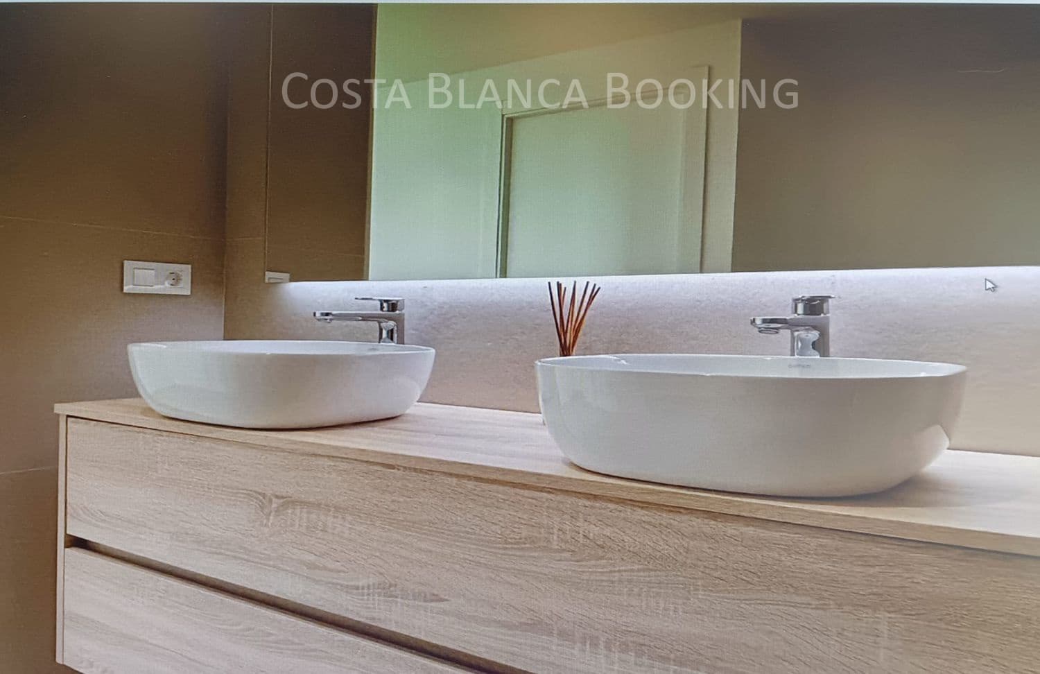 3 bedroom Villa for sale in Finestrat with garage - € 797,000 (Ref: 9001884)