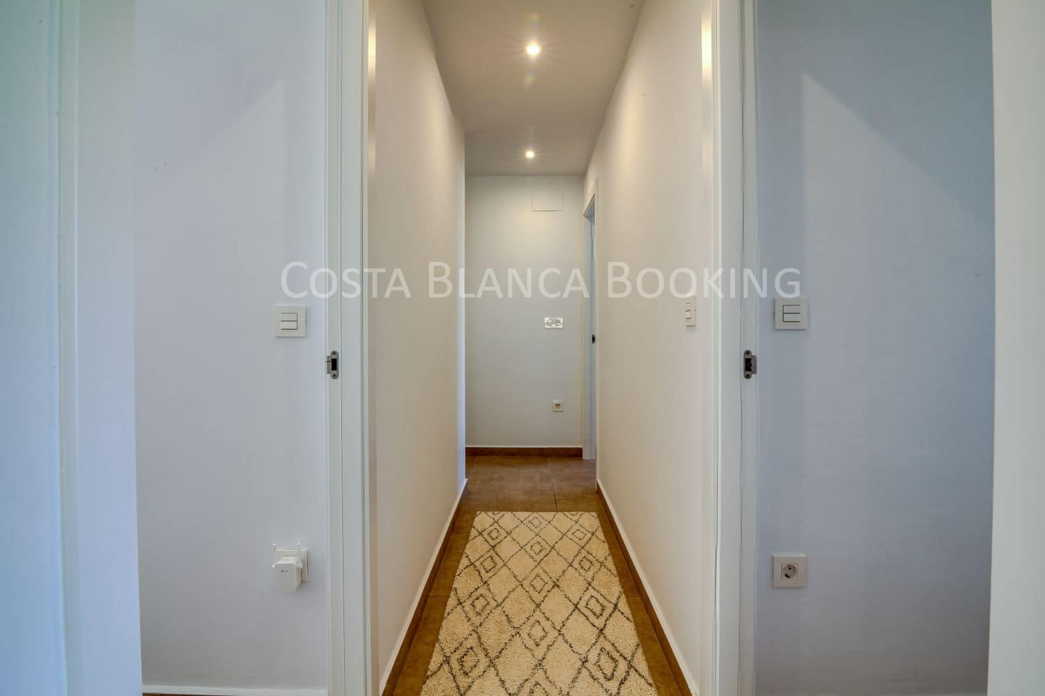 5 bedroom Villa for sale in Albir - € 1,150,000 (Ref: 9001898)